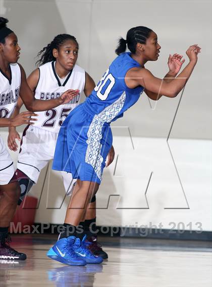 Thumbnail 2 in Mansfield Summit vs. Pearland (McDonald's Texas Invitational) photogallery.
