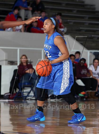 Thumbnail 3 in Mansfield Summit vs. Pearland (McDonald's Texas Invitational) photogallery.