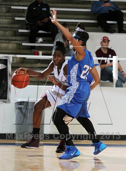 Thumbnail 3 in Mansfield Summit vs. Pearland (McDonald's Texas Invitational) photogallery.