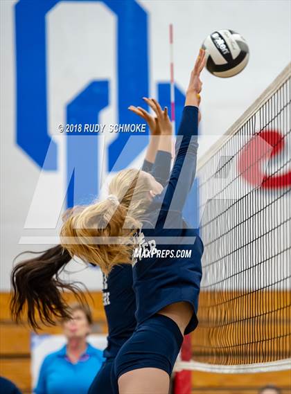 Thumbnail 2 in Steele Canyon vs. Classical Academy photogallery.