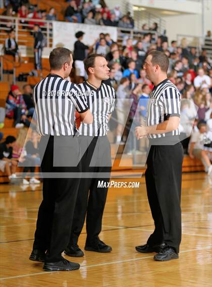 Thumbnail 1 in Lincoln Northeast vs. Creighton Prep photogallery.