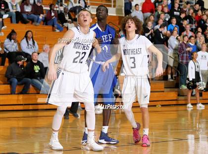 Thumbnail 3 in Lincoln Northeast vs. Creighton Prep photogallery.