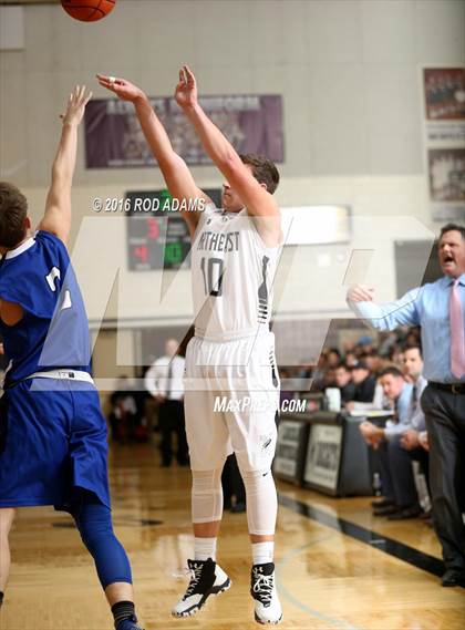 Thumbnail 3 in Lincoln Northeast vs. Creighton Prep photogallery.
