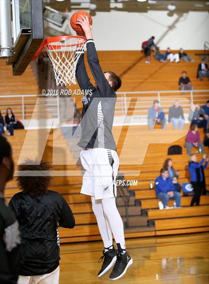Thumbnail 1 in Lincoln Northeast vs. Creighton Prep photogallery.
