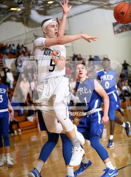 Thumbnail 2 in Lincoln Northeast vs. Creighton Prep photogallery.