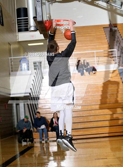 Thumbnail 1 in Lincoln Northeast vs. Creighton Prep photogallery.