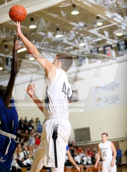 Thumbnail 1 in Lincoln Northeast vs. Creighton Prep photogallery.