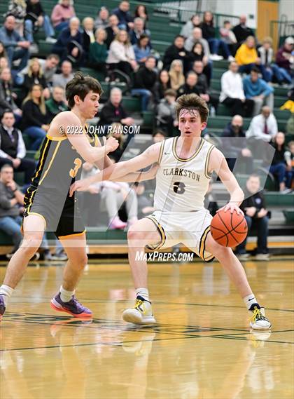 Thumbnail 3 in Clarkston vs. Adams (MHSAA D1 Regional Semifinal) photogallery.