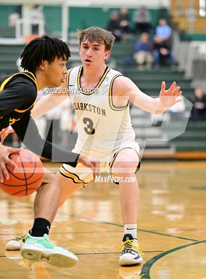 Thumbnail 2 in Clarkston vs. Adams (MHSAA D1 Regional Semifinal) photogallery.