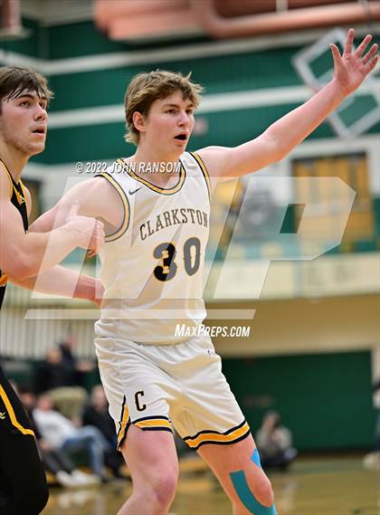 Thumbnail 3 in Clarkston vs. Adams (MHSAA D1 Regional Semifinal) photogallery.