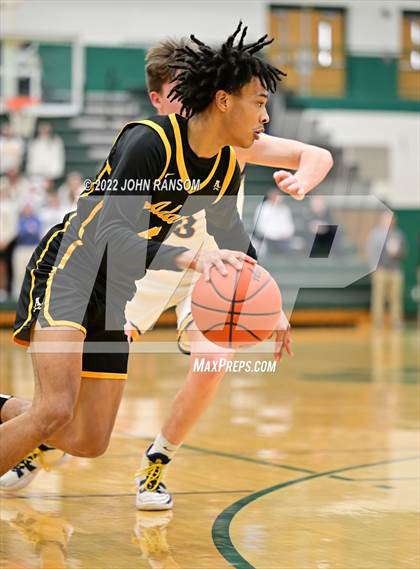Thumbnail 3 in Clarkston vs. Adams (MHSAA D1 Regional Semifinal) photogallery.
