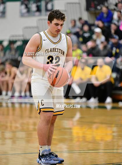 Thumbnail 2 in Clarkston vs. Adams (MHSAA D1 Regional Semifinal) photogallery.