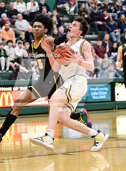 Thumbnail 3 in Clarkston vs. Adams (MHSAA D1 Regional Semifinal) photogallery.