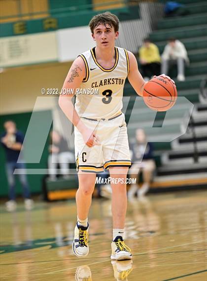 Thumbnail 3 in Clarkston vs. Adams (MHSAA D1 Regional Semifinal) photogallery.