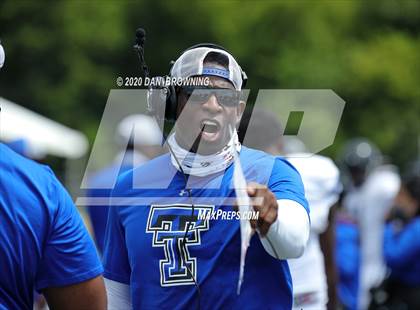 Thumbnail 2 in Trinity Christian @ Knoxville Catholic photogallery.