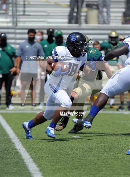 Thumbnail 2 in Trinity Christian @ Knoxville Catholic photogallery.