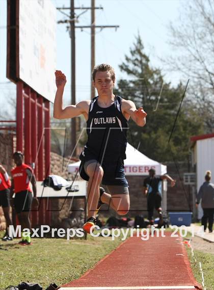 Thumbnail 2 in Southwest Oklahoma Invitational Track Meet  photogallery.