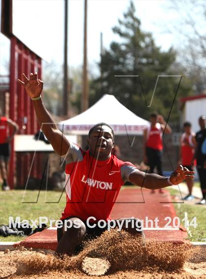 Thumbnail 3 in Southwest Oklahoma Invitational Track Meet  photogallery.