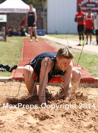 Thumbnail 1 in Southwest Oklahoma Invitational Track Meet  photogallery.