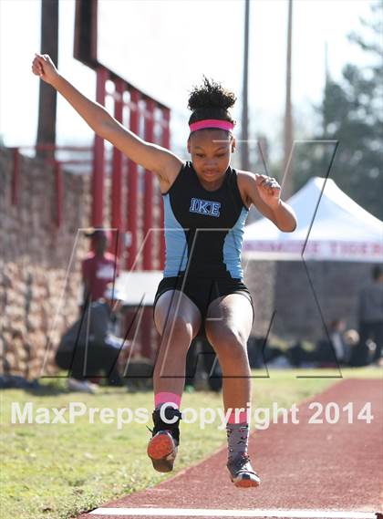 Thumbnail 3 in Southwest Oklahoma Invitational Track Meet  photogallery.
