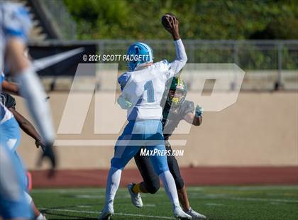 Thumbnail 3 in Patrick Henry vs. University City (CIF SDS D4 Championship) photogallery.