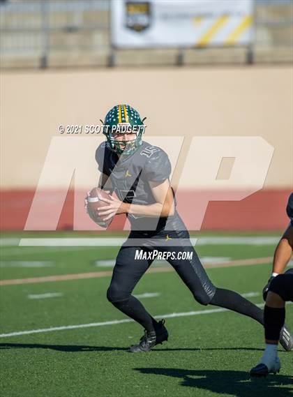 Thumbnail 3 in Patrick Henry vs. University City (CIF SDS D4 Championship) photogallery.