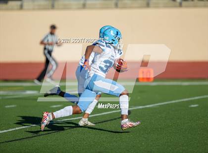 Thumbnail 3 in Patrick Henry vs. University City (CIF SDS D4 Championship) photogallery.