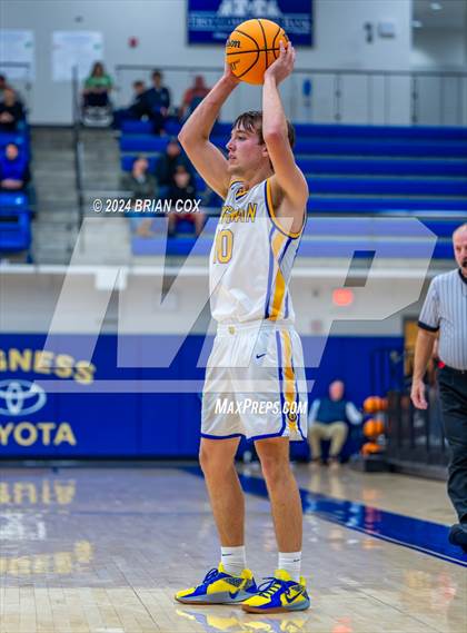 Thumbnail 3 in Sheridan vs Bergman (Lendel Thomas Classic) photogallery.