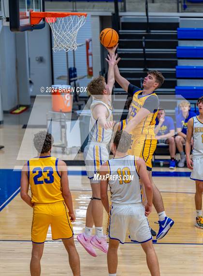 Thumbnail 3 in Sheridan vs Bergman (Lendel Thomas Classic) photogallery.