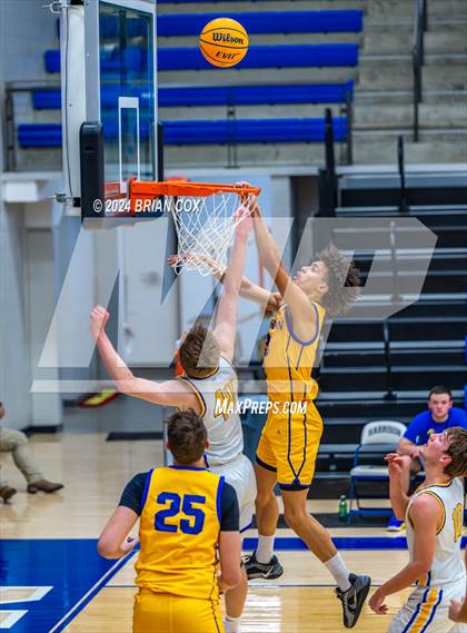 Thumbnail 1 in Sheridan vs Bergman (Lendel Thomas Classic) photogallery.