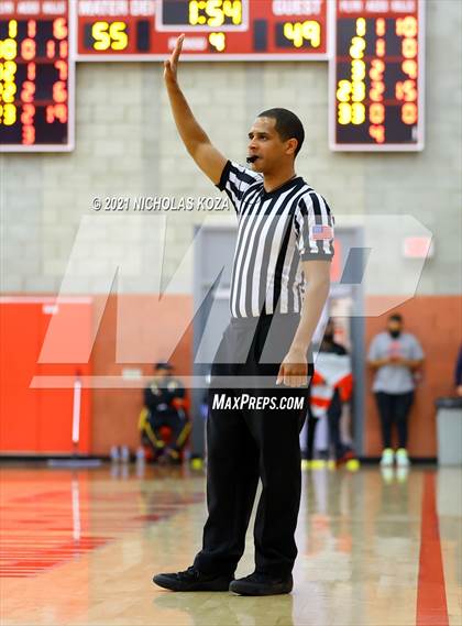 Thumbnail 1 in St. John Bosco vs. Long Beach Poly (Mater Dei Extravaganza) photogallery.