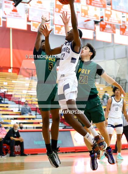 Thumbnail 3 in St. John Bosco vs. Long Beach Poly (Mater Dei Extravaganza) photogallery.