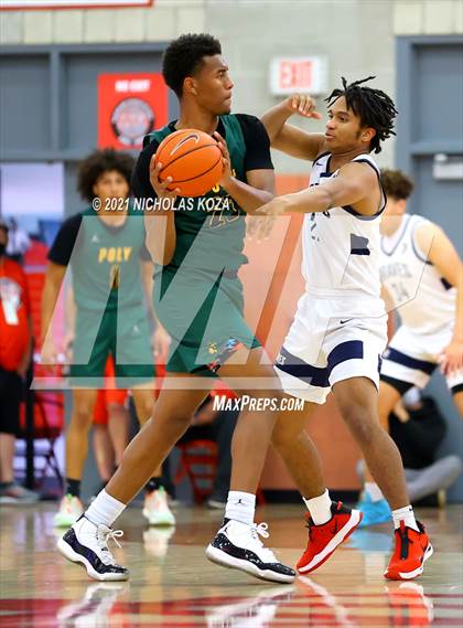 Thumbnail 1 in St. John Bosco vs. Long Beach Poly (Mater Dei Extravaganza) photogallery.