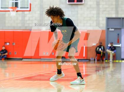 Thumbnail 1 in St. John Bosco vs. Long Beach Poly (Mater Dei Extravaganza) photogallery.