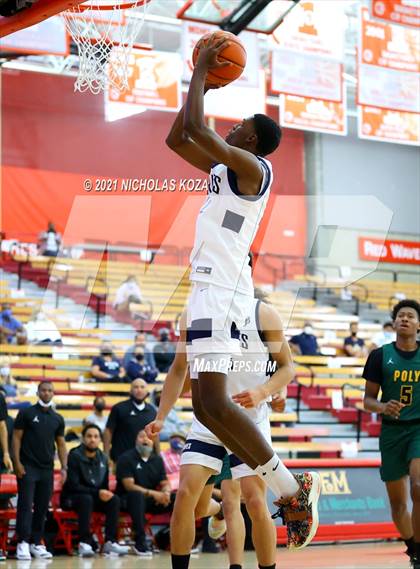 Thumbnail 3 in St. John Bosco vs. Long Beach Poly (Mater Dei Extravaganza) photogallery.