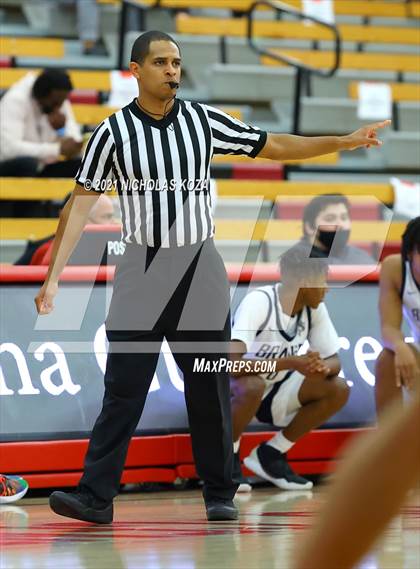 Thumbnail 1 in St. John Bosco vs. Long Beach Poly (Mater Dei Extravaganza) photogallery.