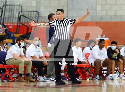 Thumbnail 3 in St. John Bosco vs. Long Beach Poly (Mater Dei Extravaganza) photogallery.