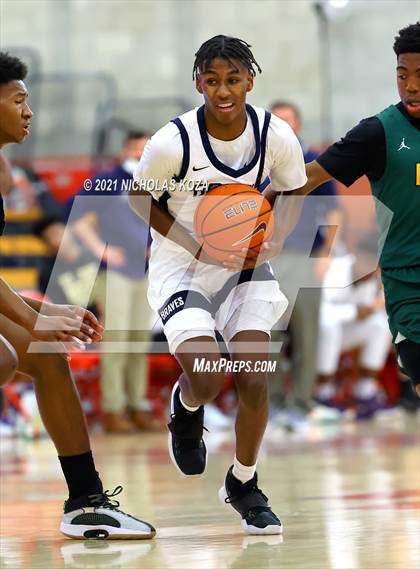 Thumbnail 3 in St. John Bosco vs. Long Beach Poly (Mater Dei Extravaganza) photogallery.