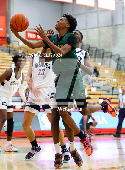Thumbnail 2 in St. John Bosco vs. Long Beach Poly (Mater Dei Extravaganza) photogallery.