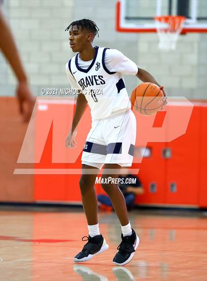 Thumbnail 2 in St. John Bosco vs. Long Beach Poly (Mater Dei Extravaganza) photogallery.