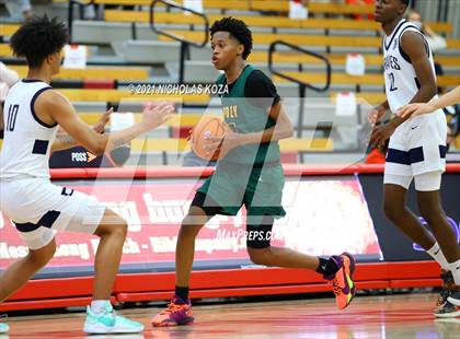 Thumbnail 3 in St. John Bosco vs. Long Beach Poly (Mater Dei Extravaganza) photogallery.
