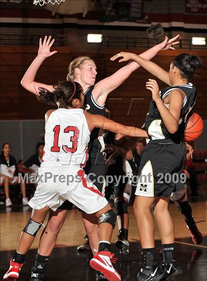 Thumbnail 2 in Bishop Montgomery vs. Great Oak (Ayala Best of the West) photogallery.