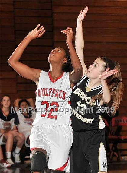 Thumbnail 3 in Bishop Montgomery vs. Great Oak (Ayala Best of the West) photogallery.