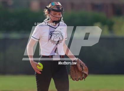 Thumbnail 2 in McIntosh @ Dutchtown photogallery.