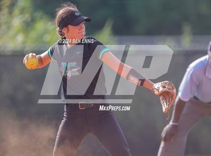Thumbnail 2 in McIntosh @ Dutchtown photogallery.