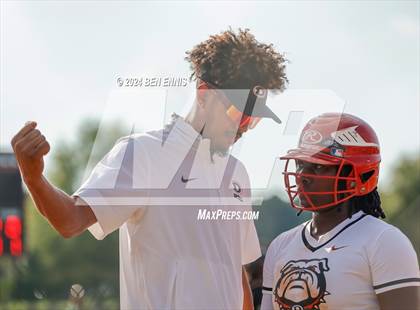 Thumbnail 3 in McIntosh @ Dutchtown photogallery.