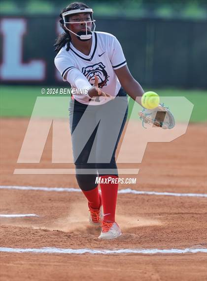 Thumbnail 3 in McIntosh @ Dutchtown photogallery.