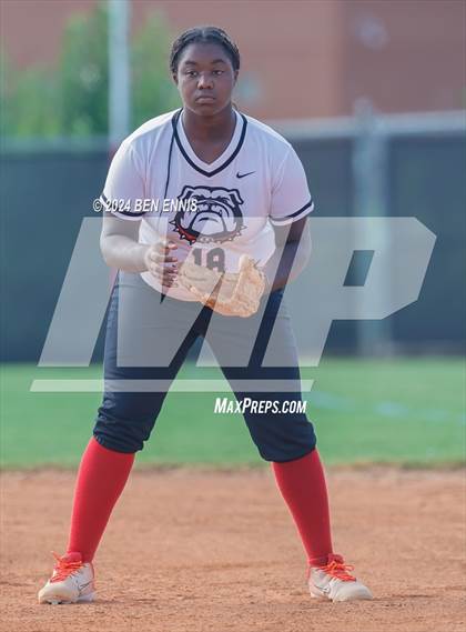 Thumbnail 3 in McIntosh @ Dutchtown photogallery.