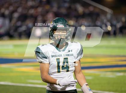 Thumbnail 3 in Saint Thomas Aquinas vs. Basehor-Linwood (KSHSAA 4A Round 3) photogallery.