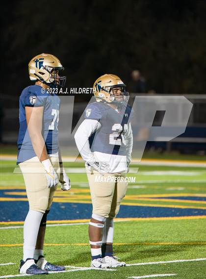 Thumbnail 1 in Saint Thomas Aquinas vs. Basehor-Linwood (KSHSAA 4A Round 3) photogallery.